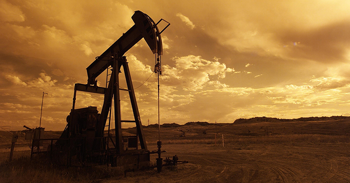 oil-pump-in-field